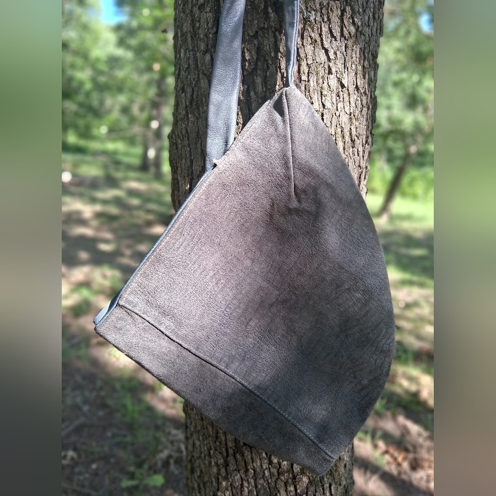 Source Unknown Gray Leather Bag